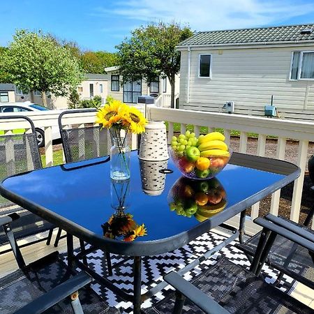 Luxury Woodland Retreat Holiday Home - Shorefield Country Park Downton  Eksteriør billede