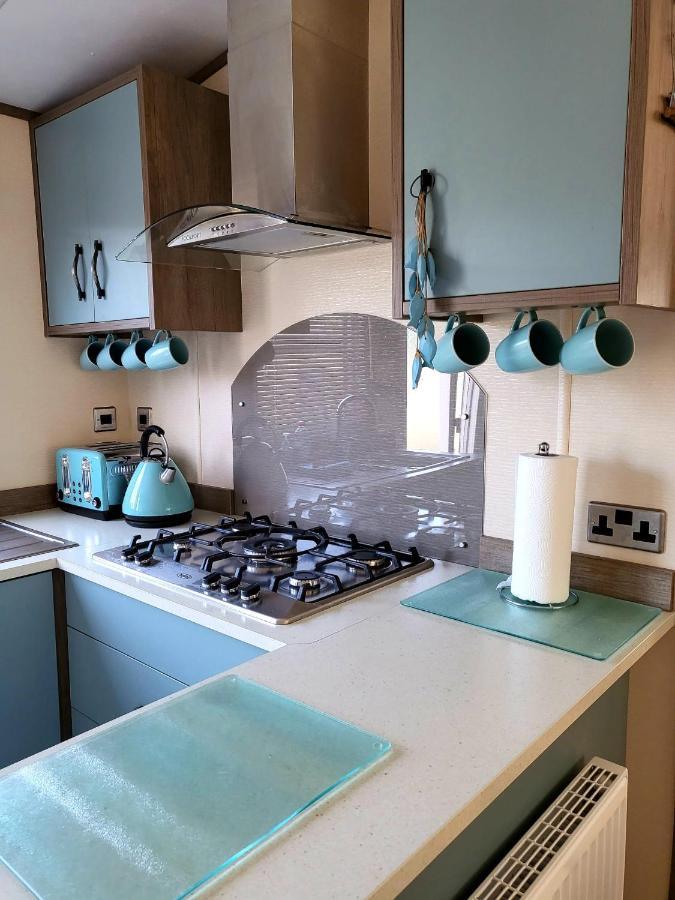 Luxury Woodland Retreat Holiday Home - Shorefield Country Park Downton  Eksteriør billede