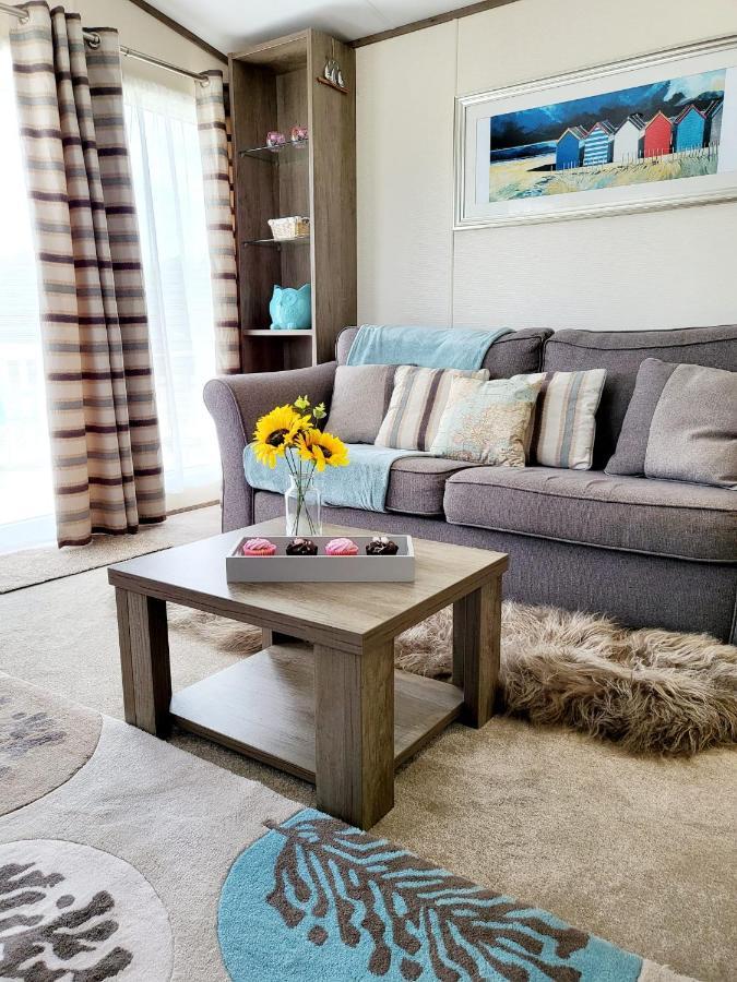 Luxury Woodland Retreat Holiday Home - Shorefield Country Park Downton  Eksteriør billede